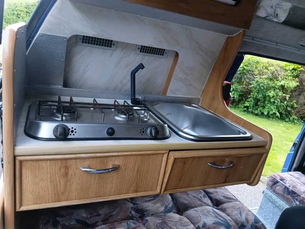 Daihatsu hijet camper van - Image 4