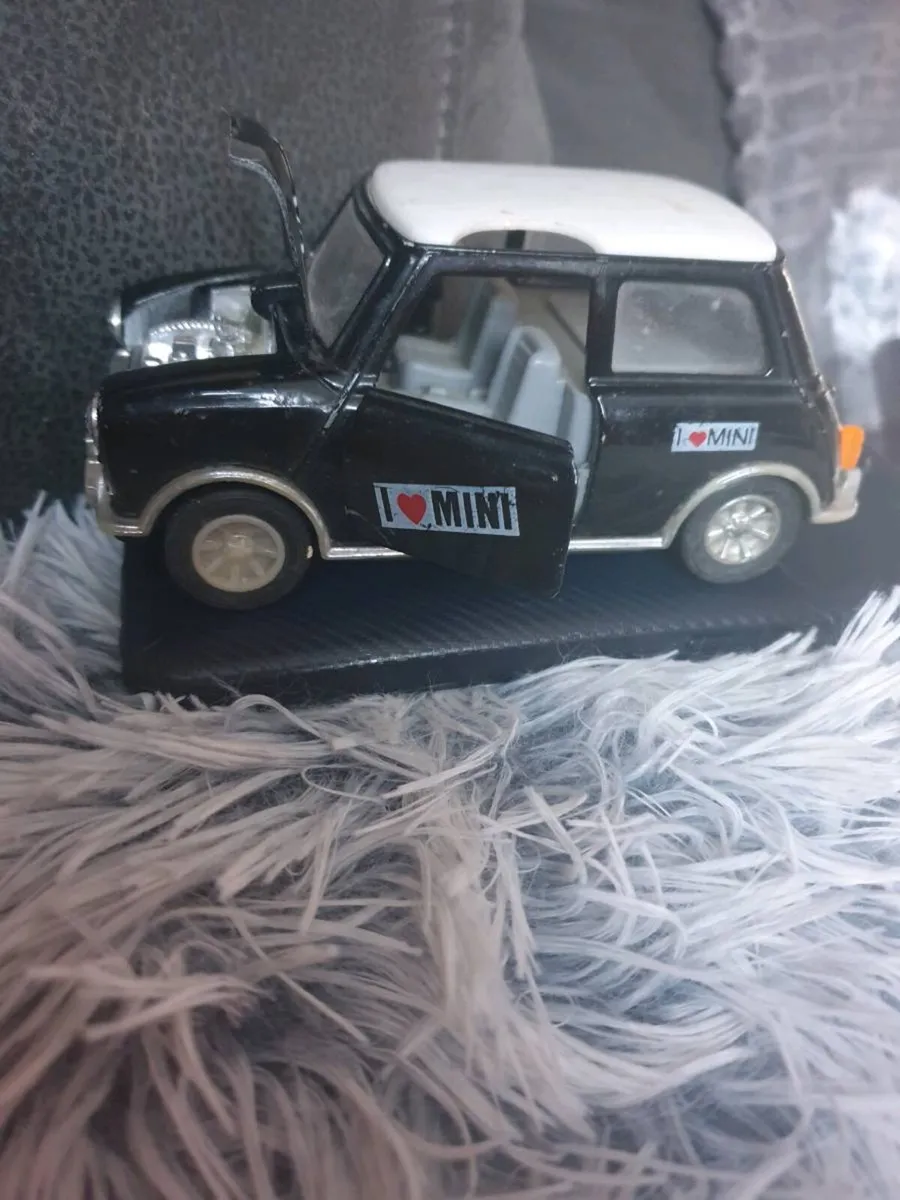 SUNNYSIDE SUPERIOR TOYS PULL BACK MINI - Image 1