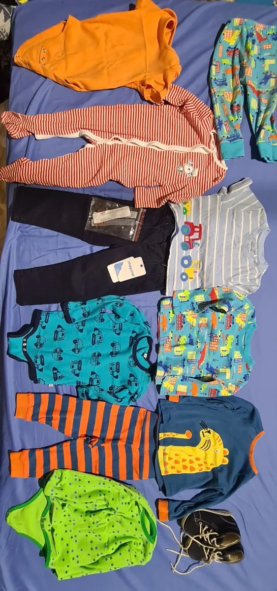 Baby clothes - Image 1