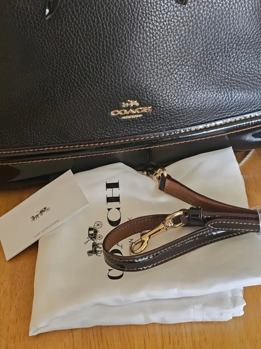 Coach Black Leather Hand/Shoulder Bag / NEW - Image 4