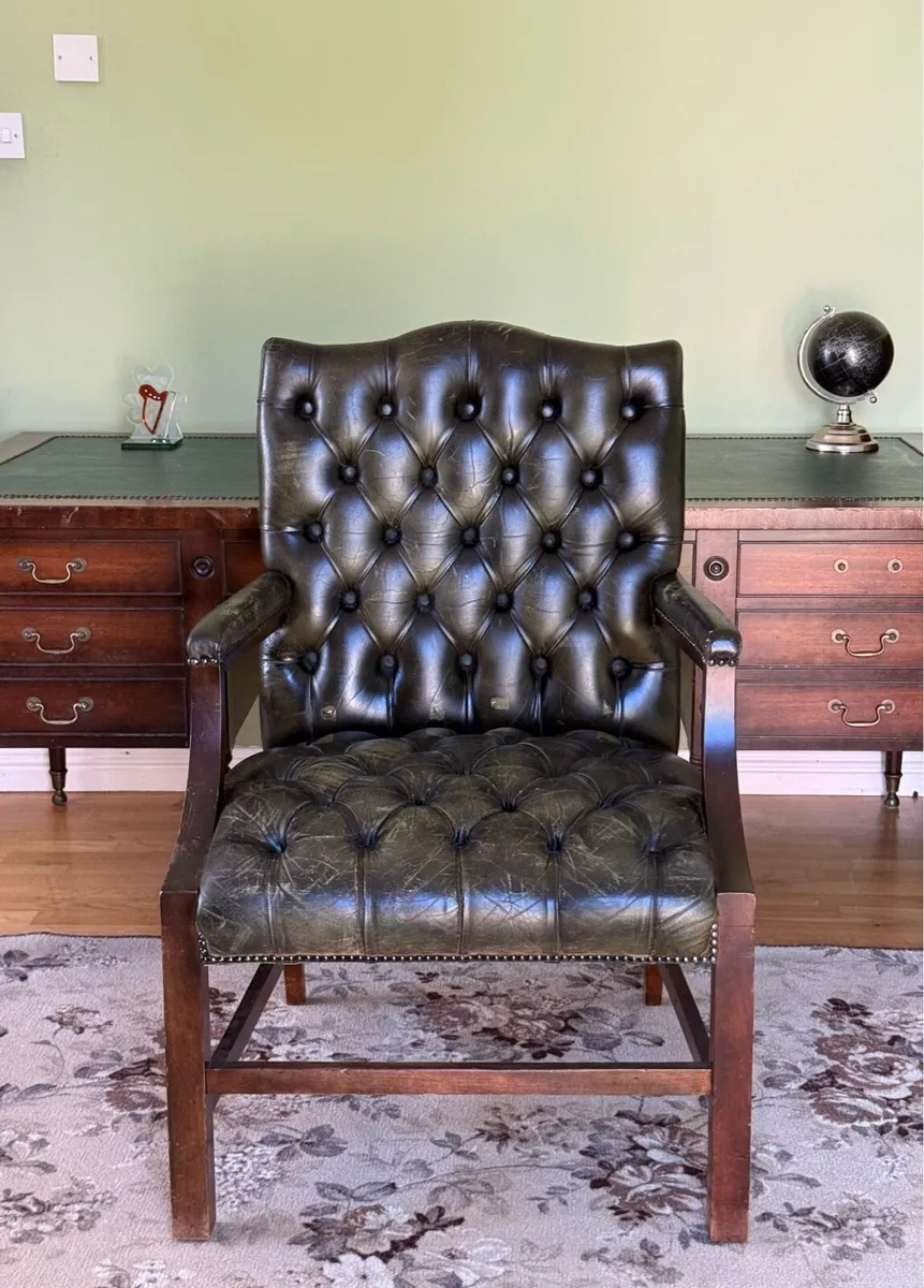 Genuine Chesterfield Gainsborough vintage armchair - Image 1