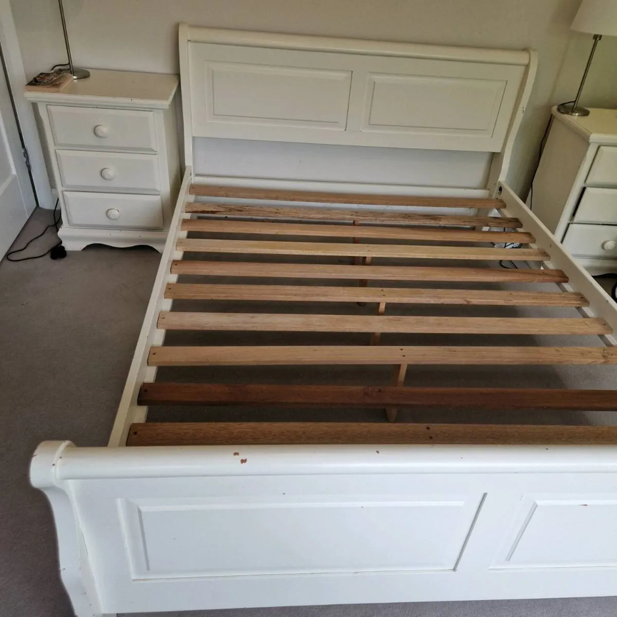 Bed frame and lockers King size - Image 1