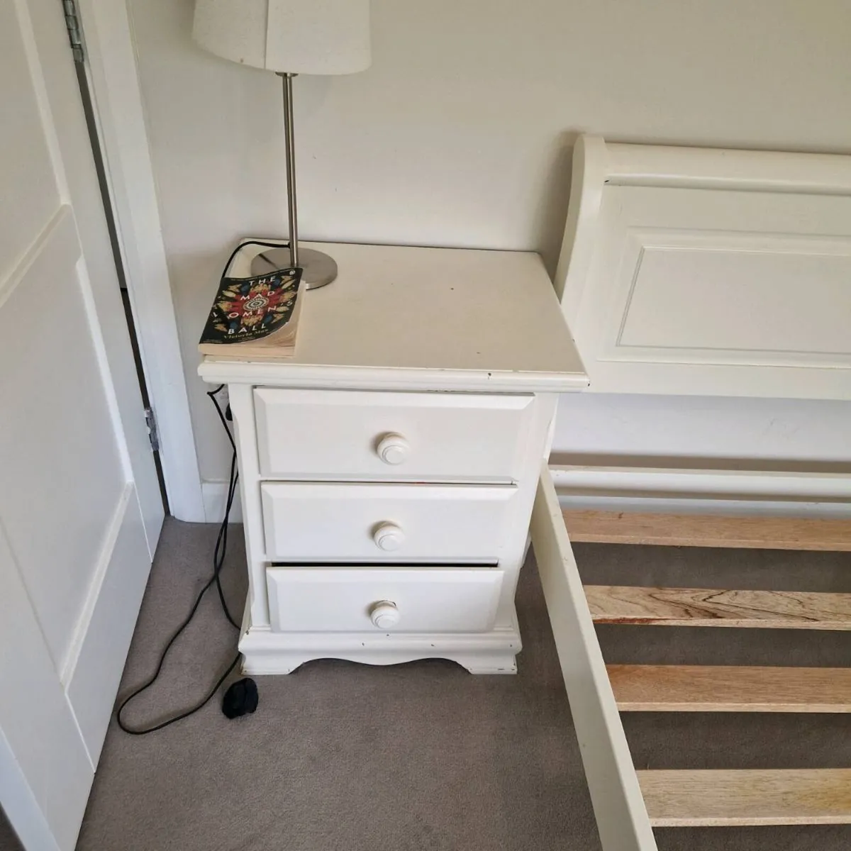 Bed frame and lockers King size - Image 2