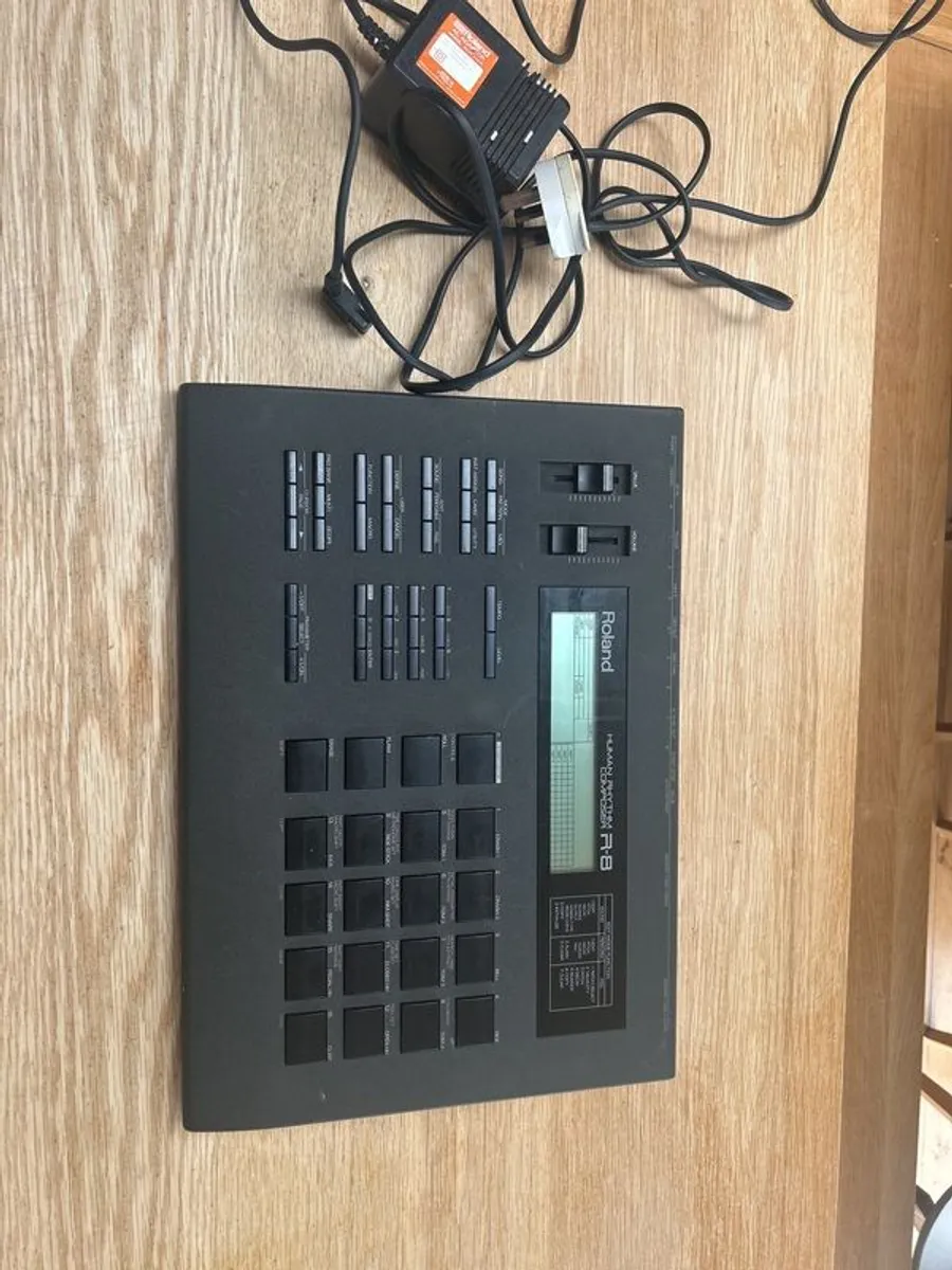 roland r8 - Image 2