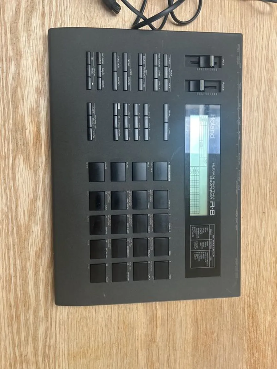 roland r8 - Image 3