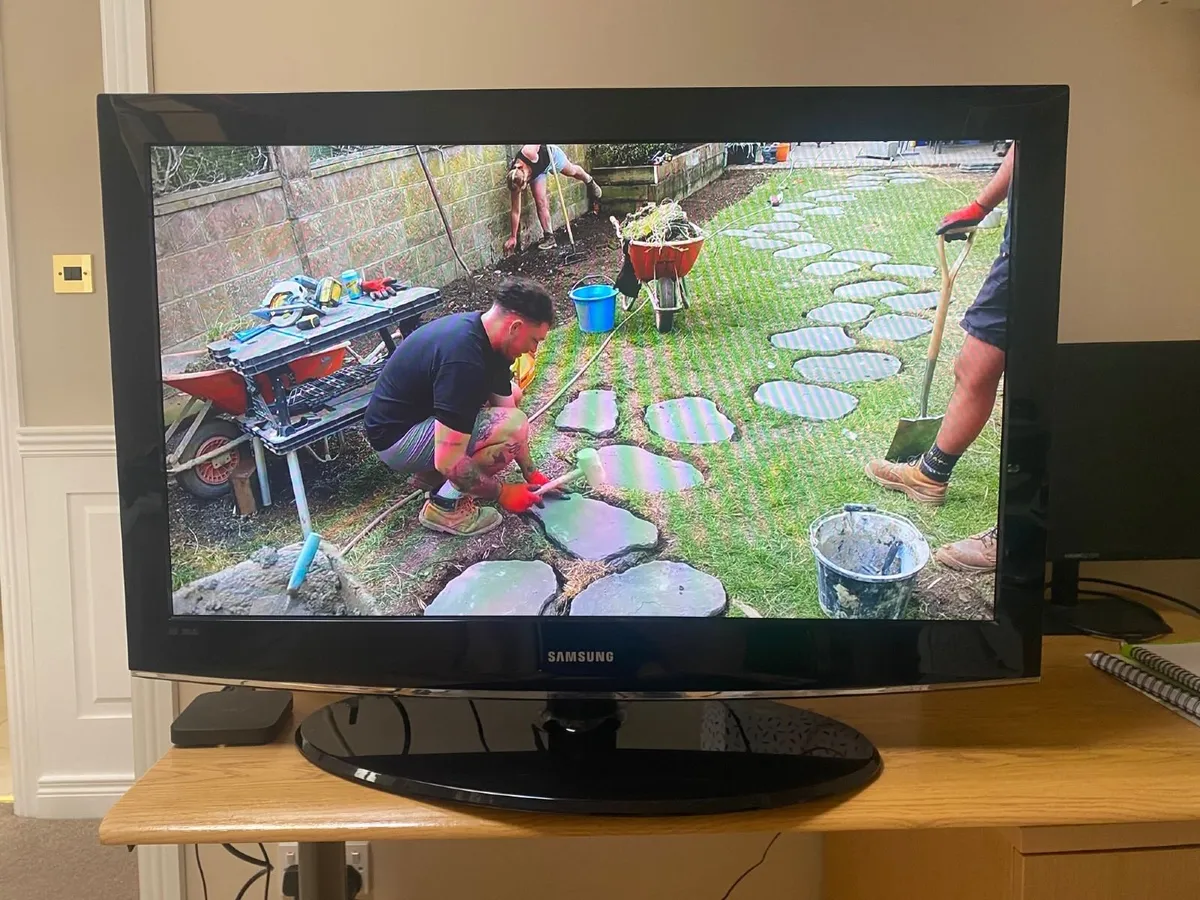 Samsung 37in TV - Image 1
