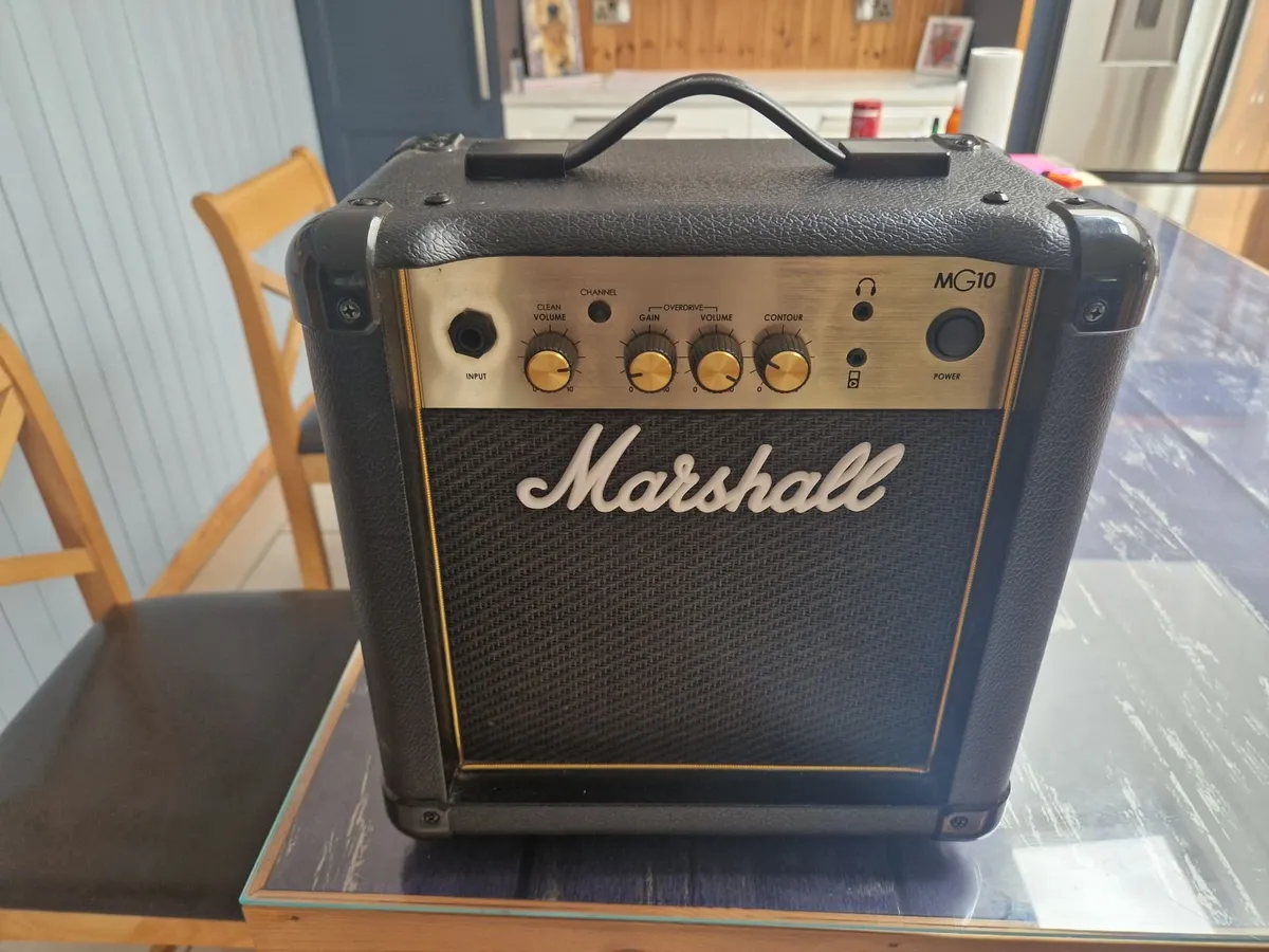 Electric Guitar with accessories & Marshall Amp - Image 3