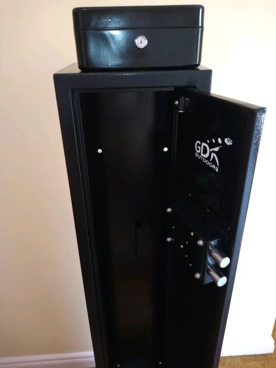 Gun safe - Image 1