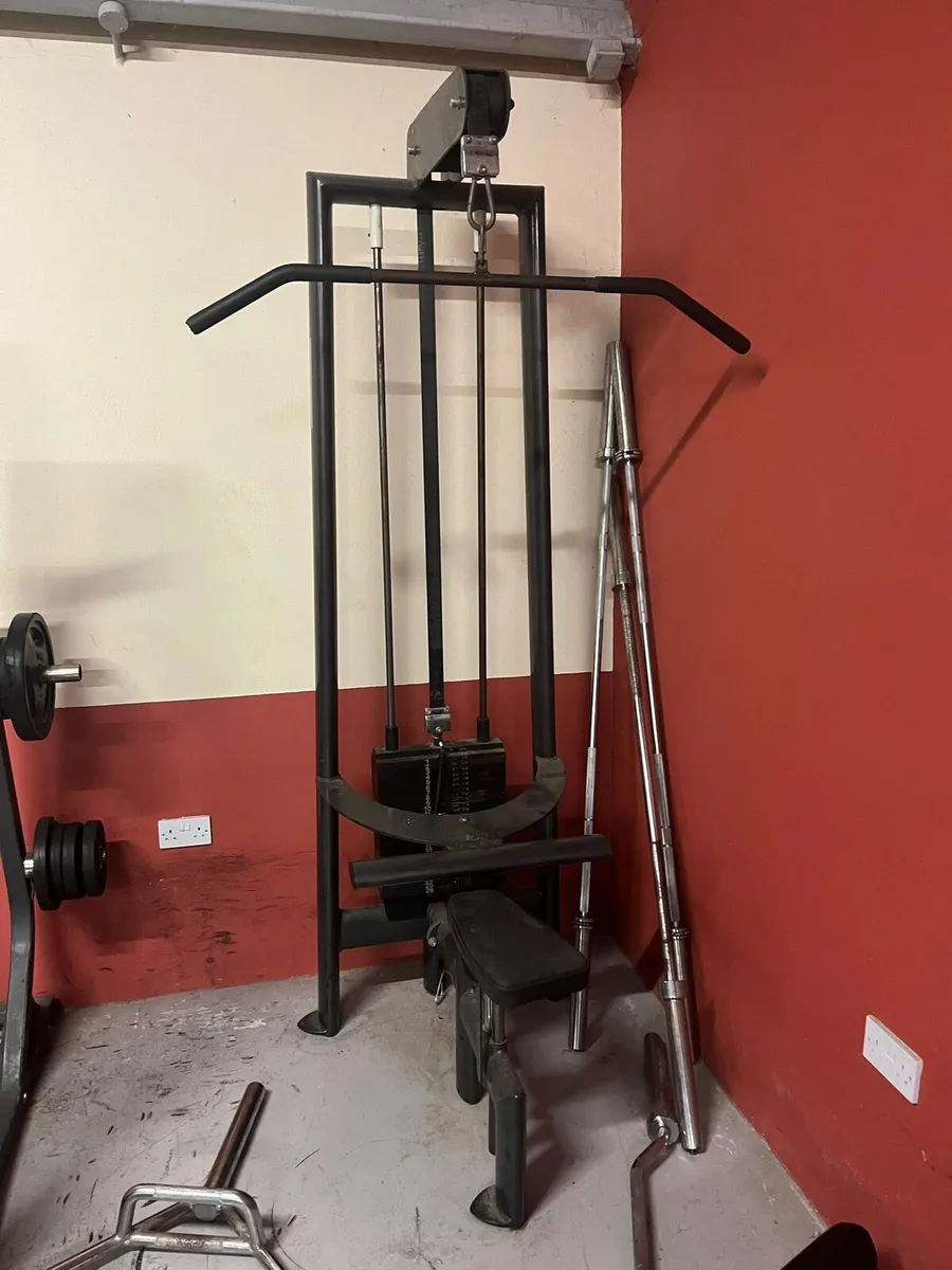 Lat Pulldown - Image 1