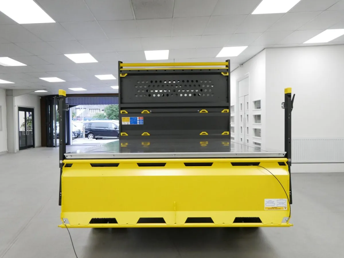 2026 Maxus Deliver 9 Tipper Van - Image 3