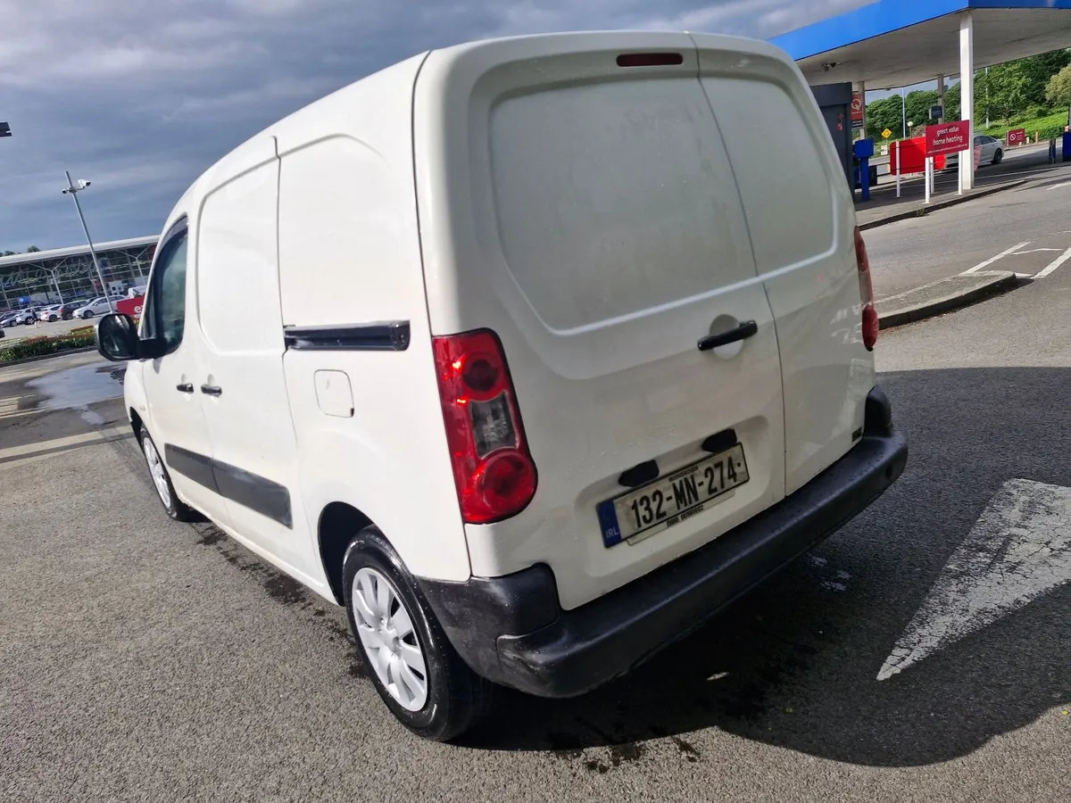 CITROEN BERLINGO 2013 , DOE DECEMBER . 3 SEATS - Image 2