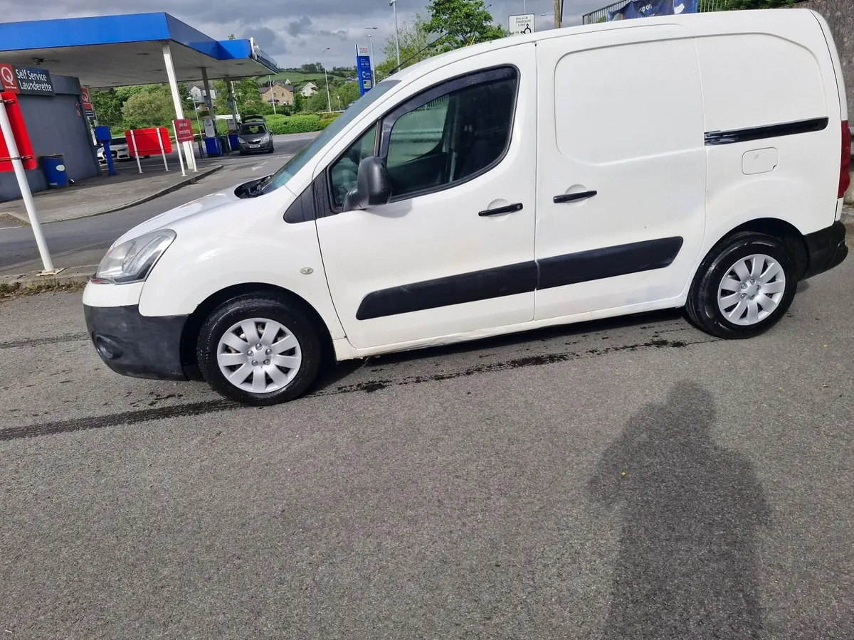 CITROEN BERLINGO 2013 , DOE DECEMBER . 3 SEATS - Image 3