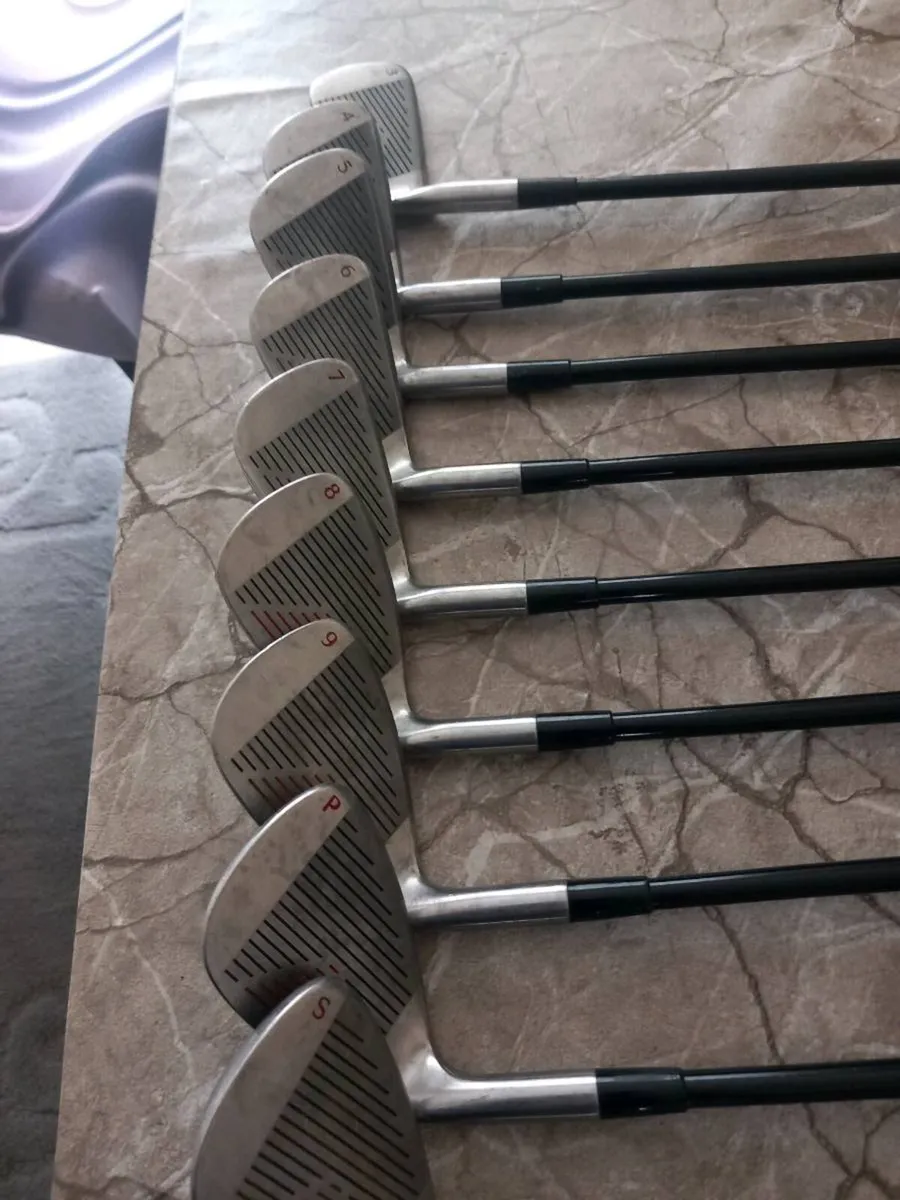 Howson golf irons.  Right handed clubs - Image 3