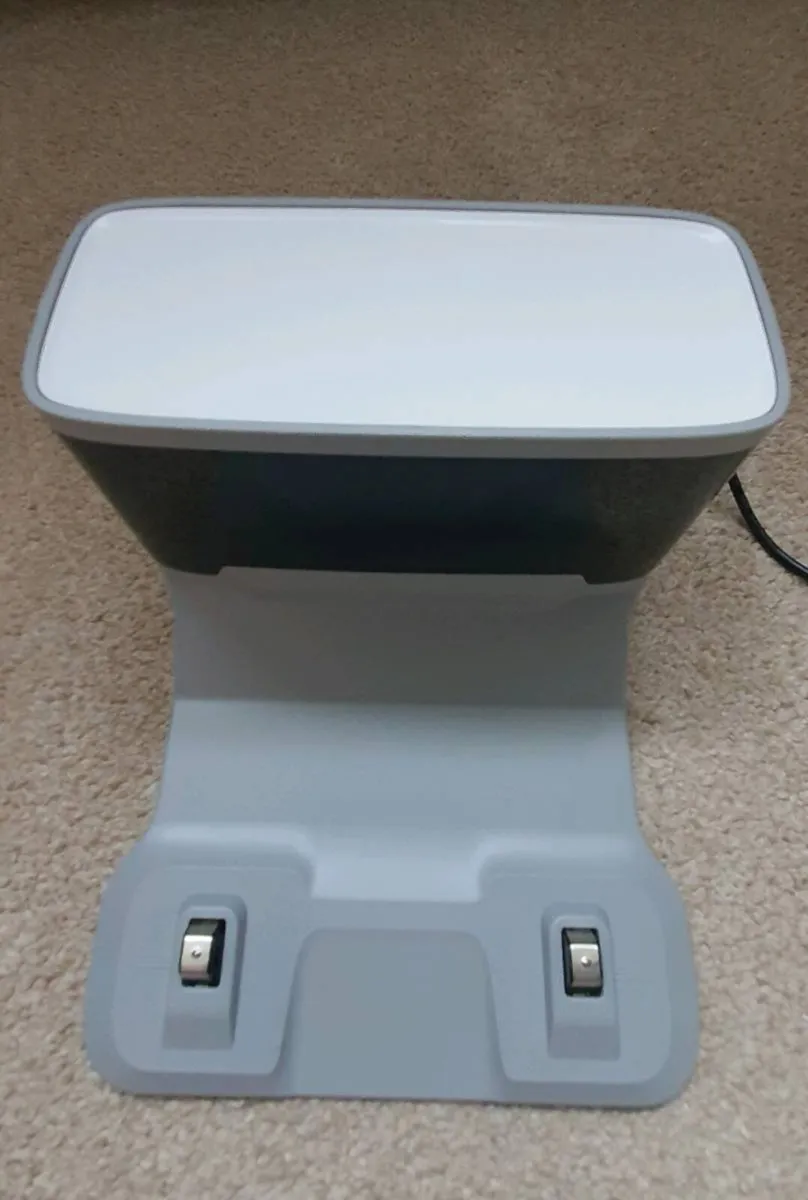 Samsung robot vacuum cleaner - Image 2