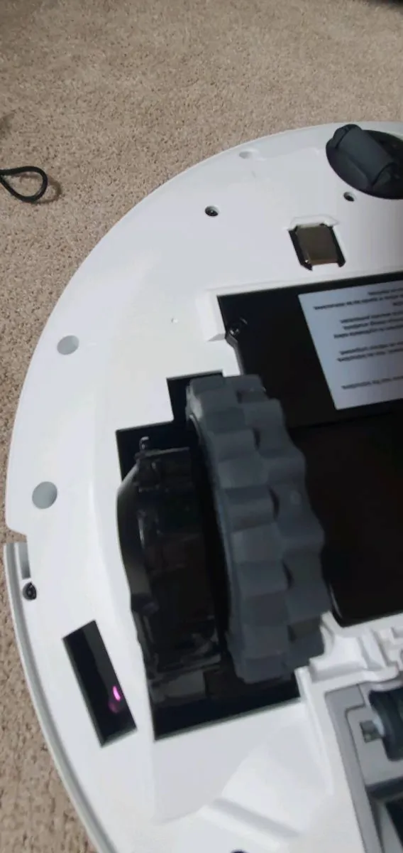 Samsung robot vacuum cleaner - Image 3