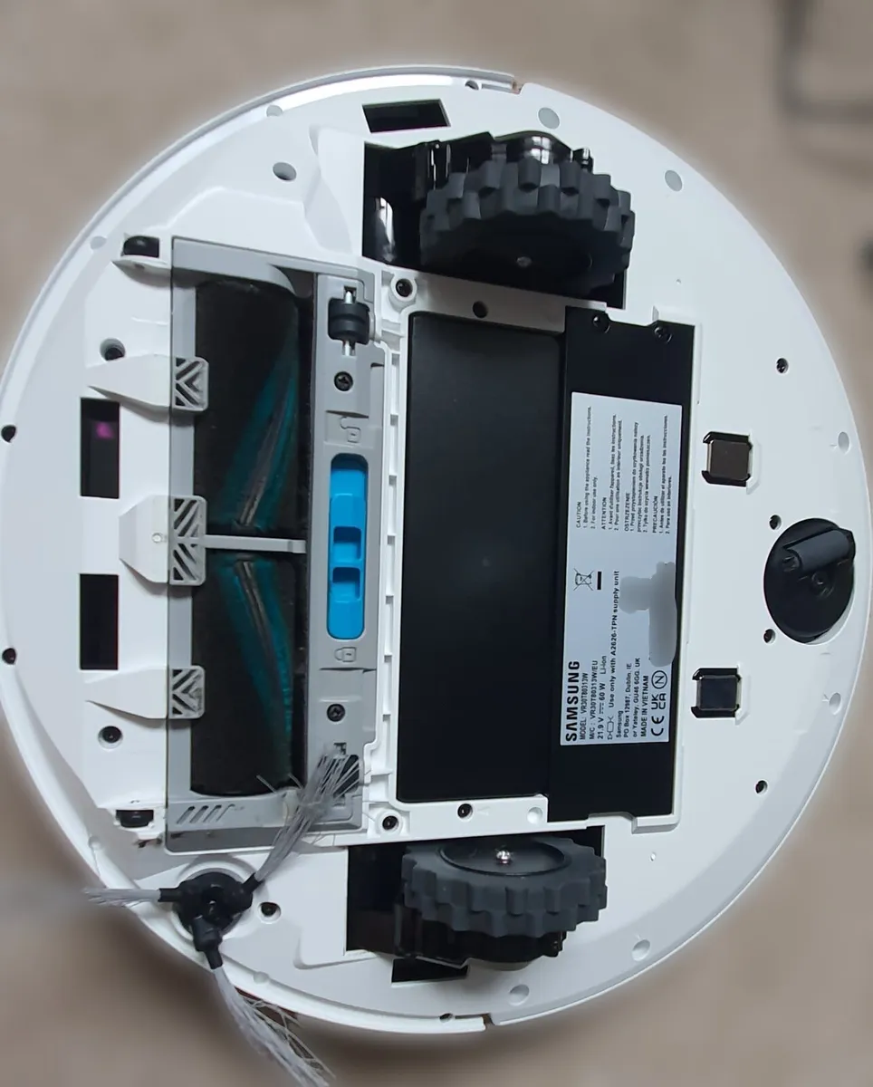 Samsung robot vacuum cleaner - Image 4