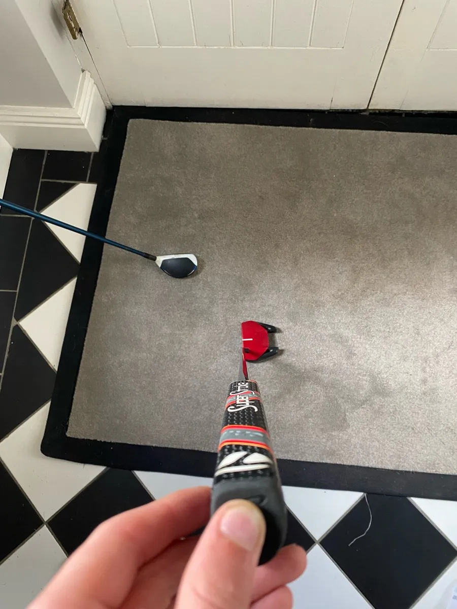 Golf clubs, Spider GT putter, Sim 2 max 3 hybrid - Image 3