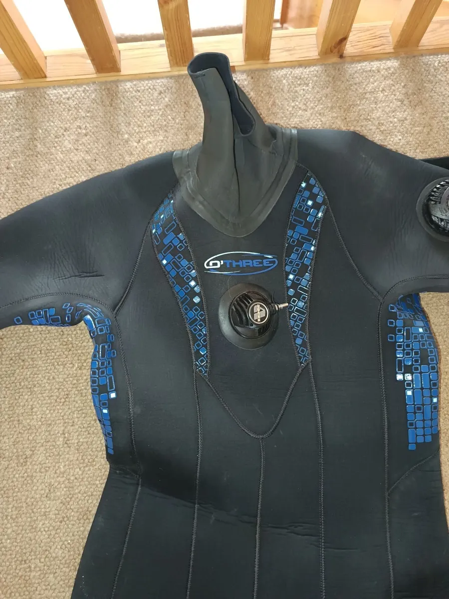 Dry suit - OThree - Medium - Image 1