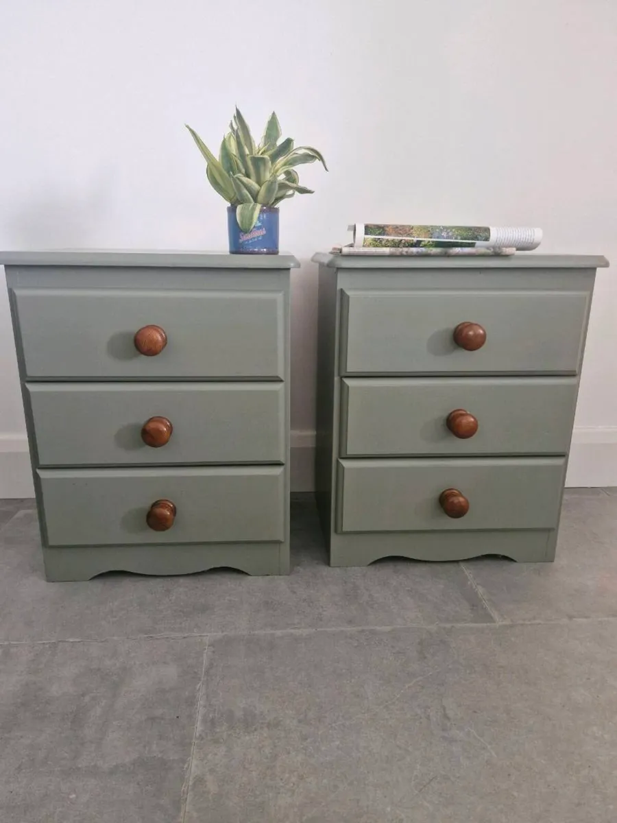 Chest of drawers