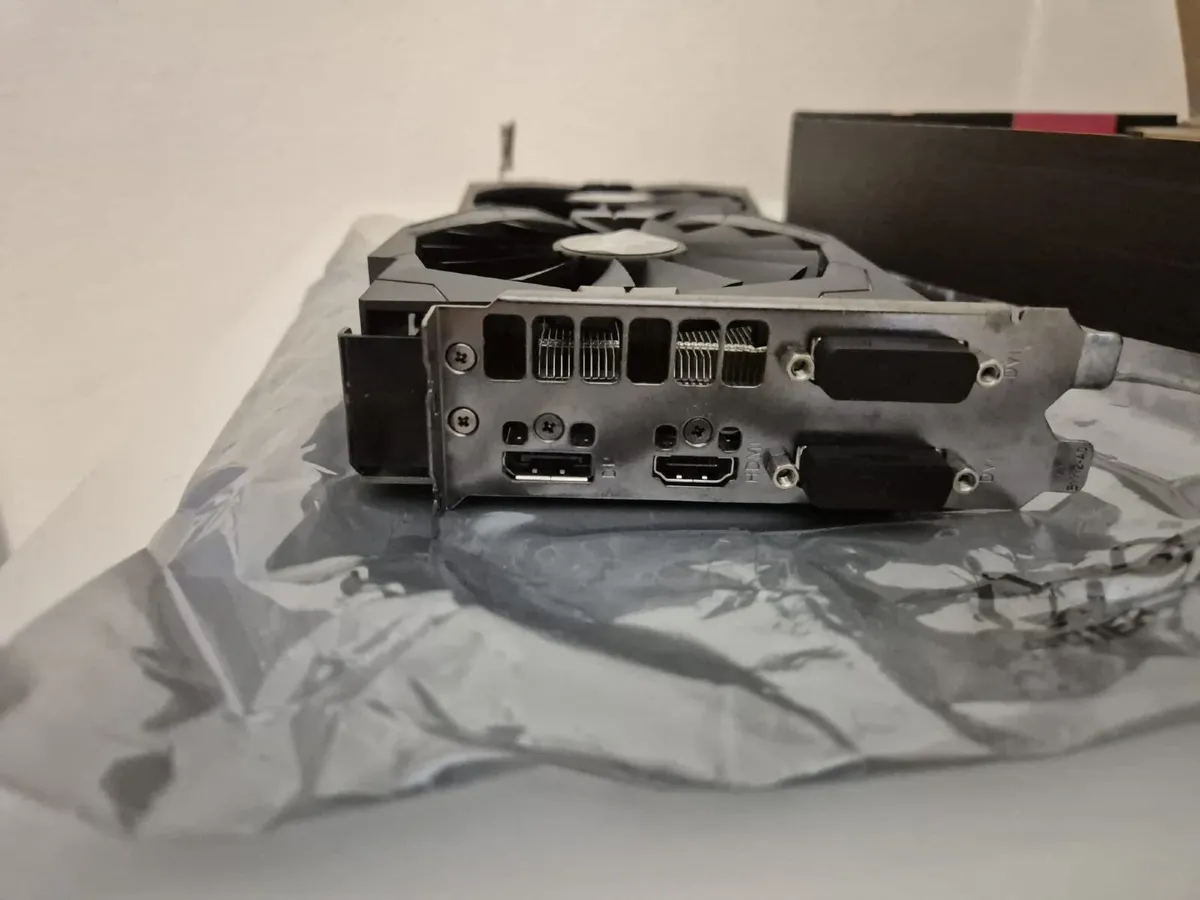 ASUS strix gaming graphic card Radeon RX 570 - Image 2