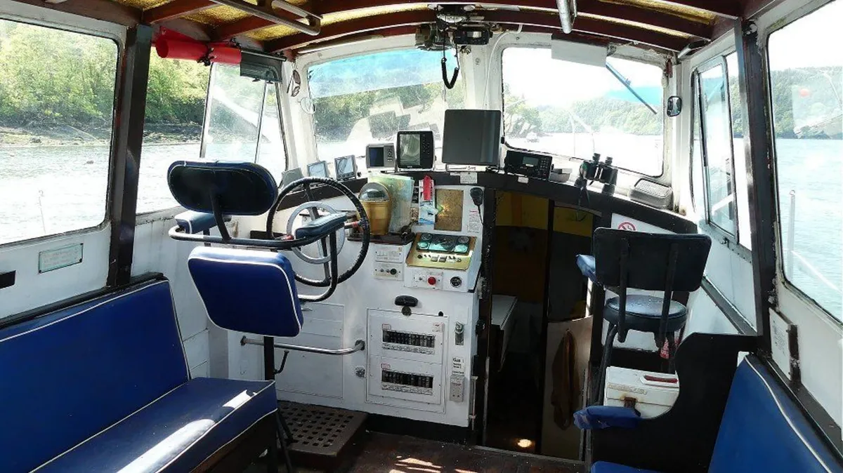 Boat for Inshore Cruising - Image 4