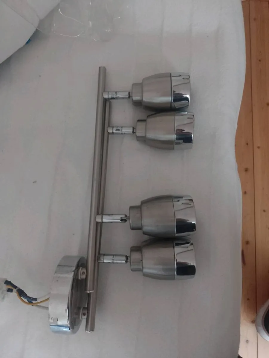Light fitting - Image 1