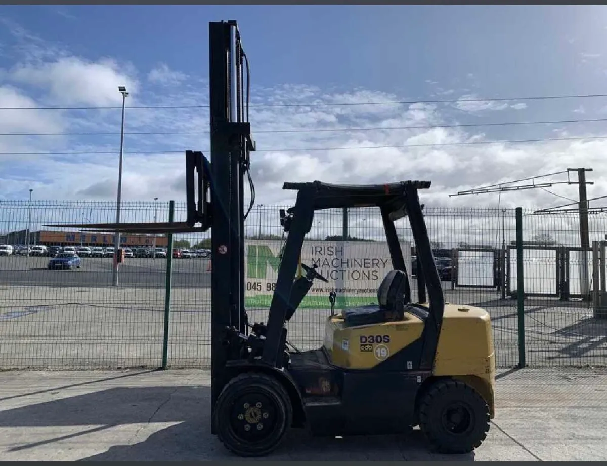DAEWOO D30S 3T DIESEL FORKLIFT - Image 1