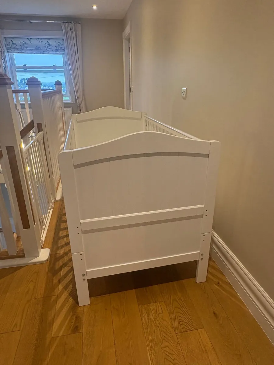 Baby cot - Image 2