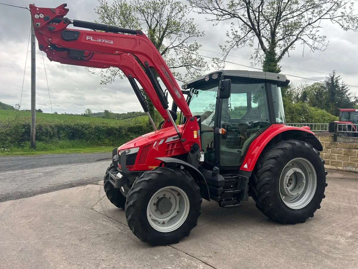 Massey Ferguson 5610+ loader - Image 2