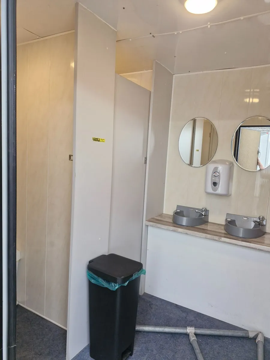Toilet cabin - Image 4