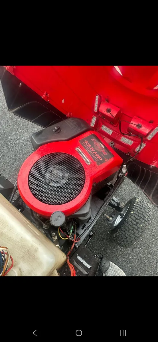 Castlegarden ride on mower - Image 4