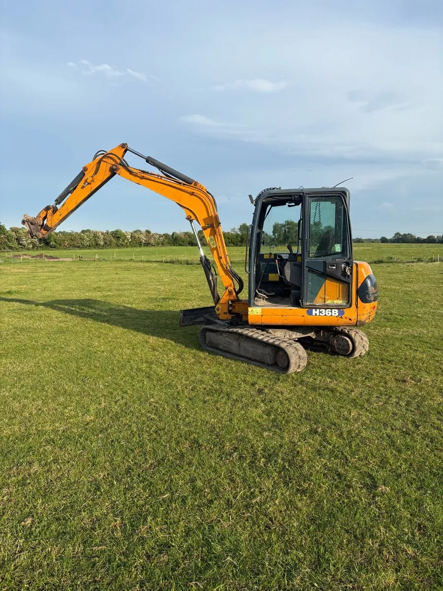 3 ton digger - Image 1