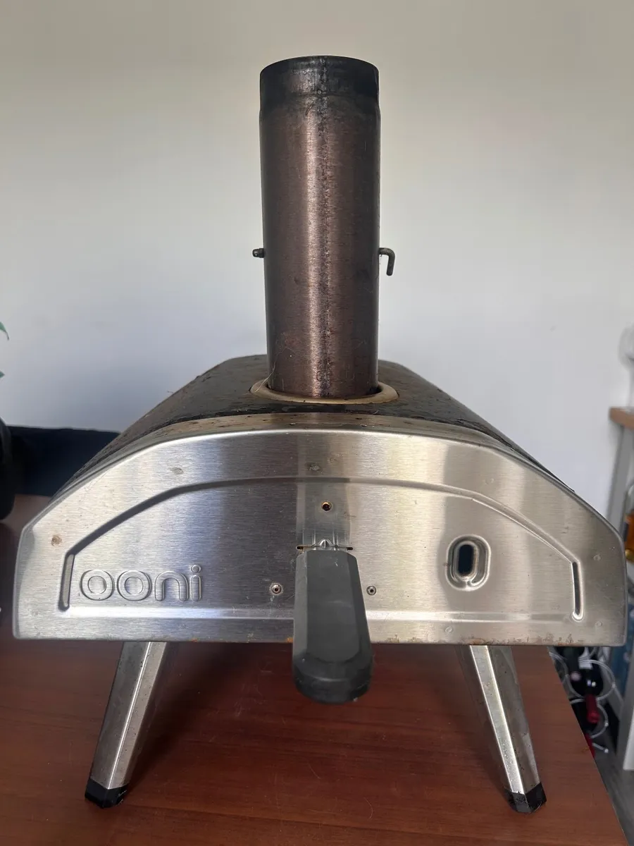 Ooni Pizza Oven with Ooni Pizza Peel - Image 1