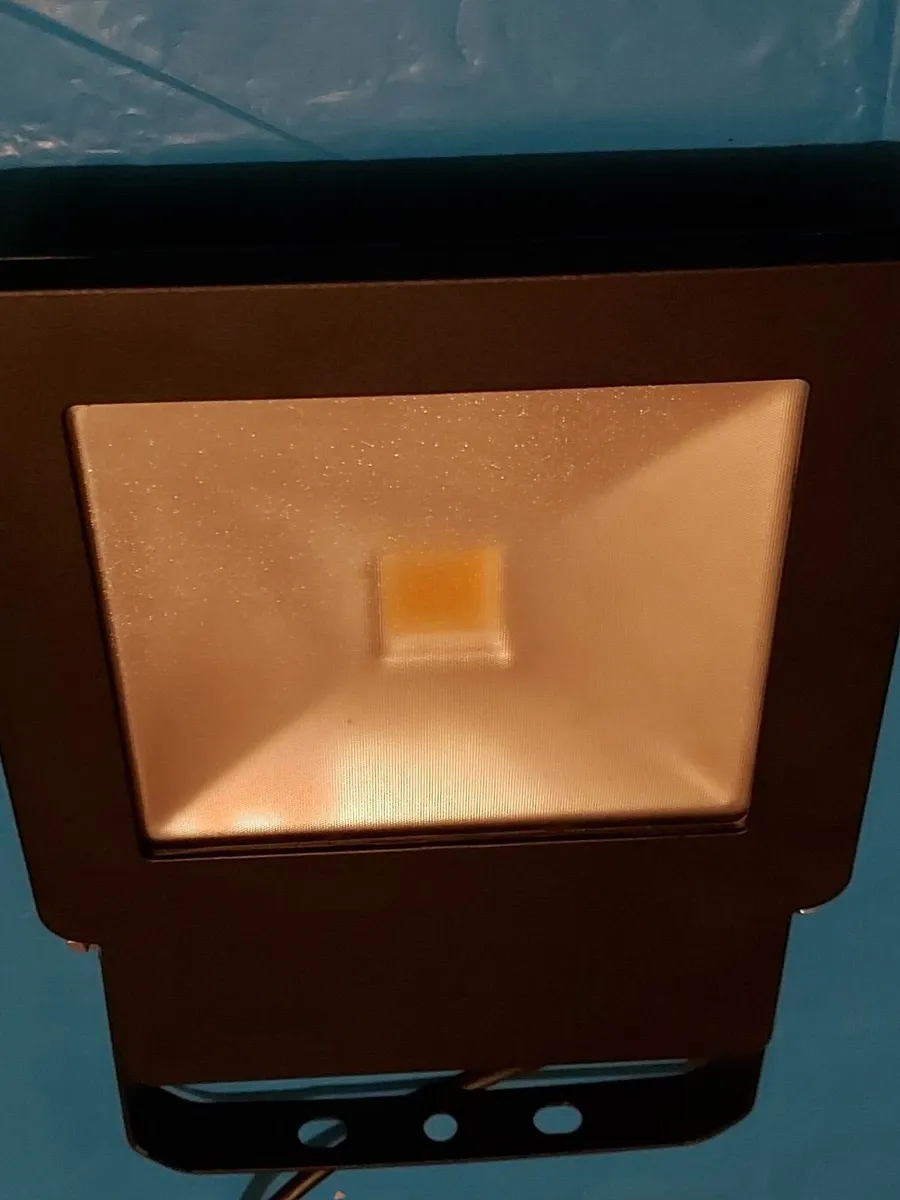NEW IN BOX Philips Ledinaire Floodlight BVP155 - Image 4
