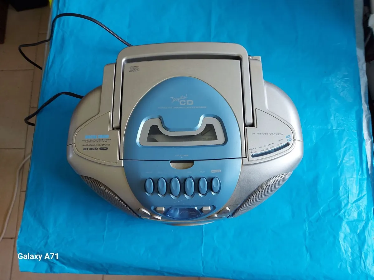 ALBA Portable Stereo - CD, RADIO & CASSETTE Player - Image 3