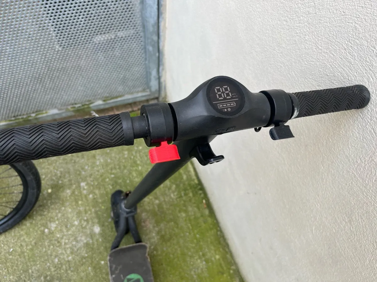 E SCOOTERS FOR REPAIR OR PARTS - Image 2