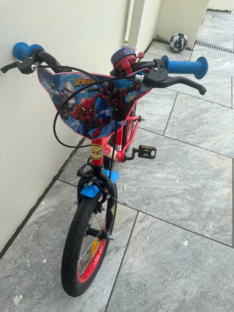 16 Inch Marvel Spider-Man Bike Red - Image 1