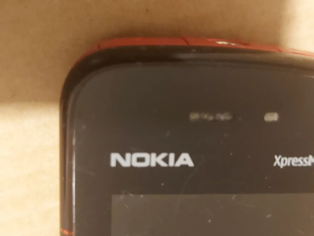 Nokia Express Music Model 5220 mobile phone - Image 3