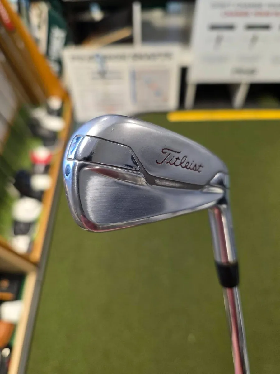 Titleist U500 Forged 4 Iron - Image 1