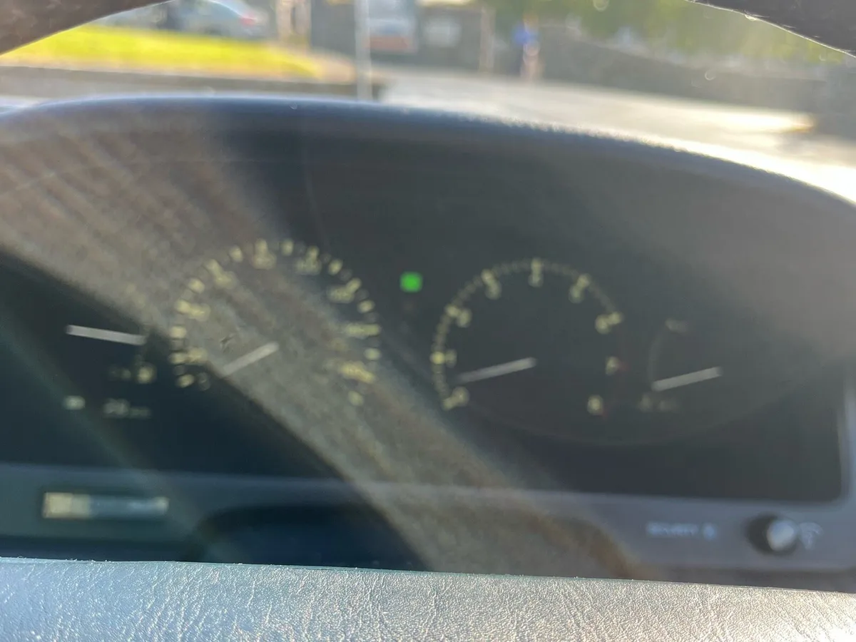 1990 lexus ls 400 - Image 2
