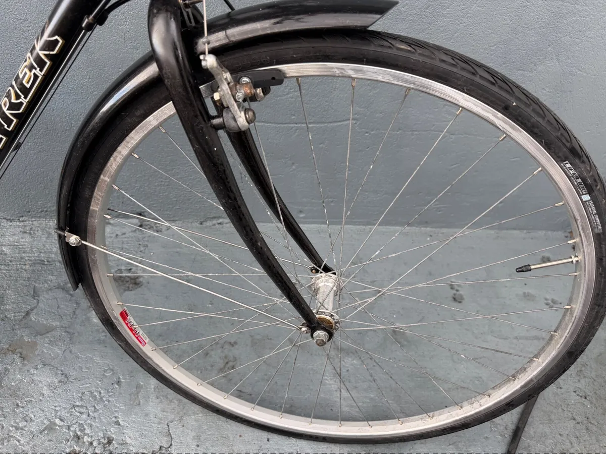 Trek hybrid bike❗️Open 7 days of the week ❗️ - Image 3