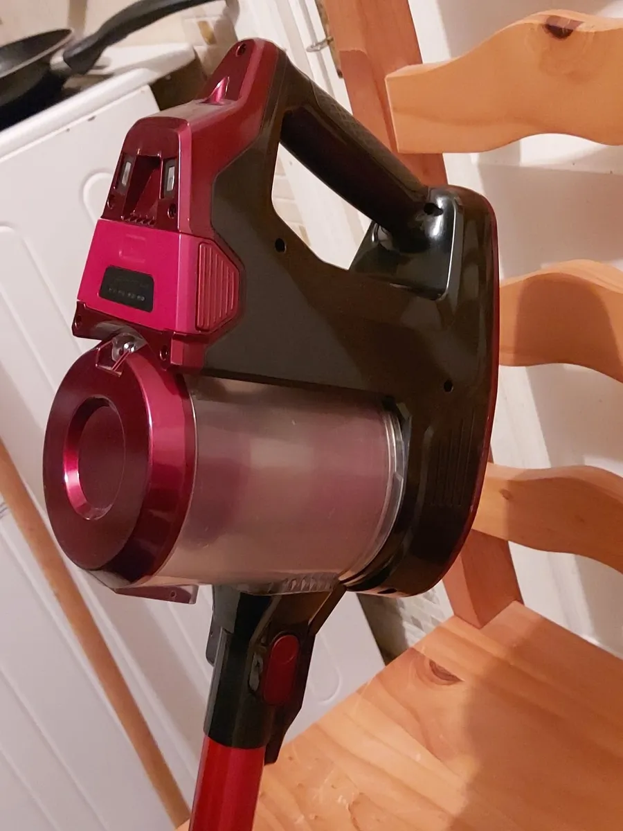 Silvercrest Hoyer Handel vertical vacuum cleaner - Image 1