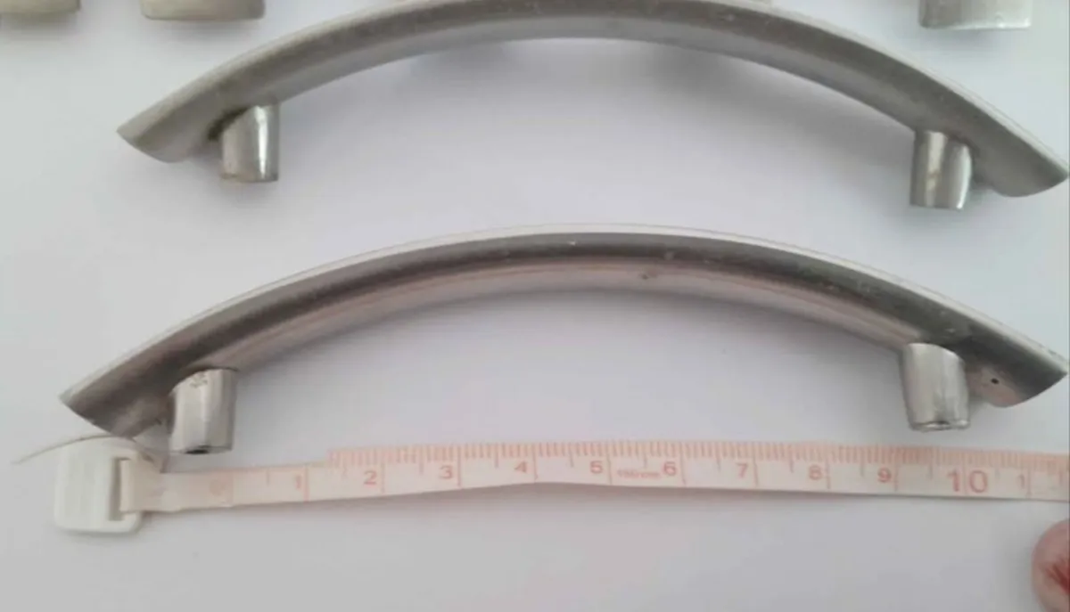 Kitchen cupboard handles - Image 4