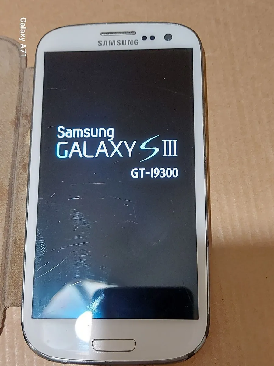 Samsung Galaxy SIII Model GT-I9300, 16GB - Image 2