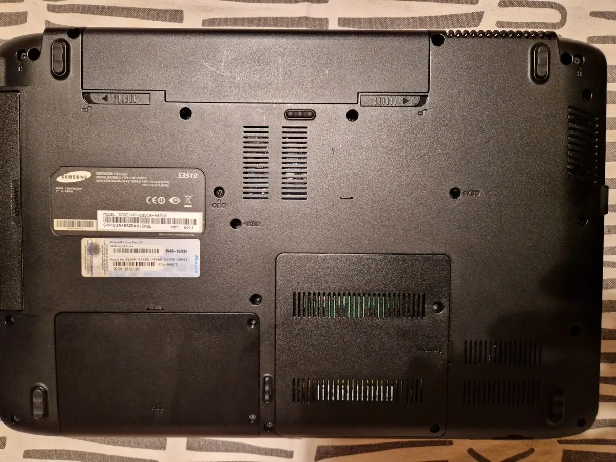 Samsung S3510 Laptop, 1 Terrabyte Hard Drive - Image 4