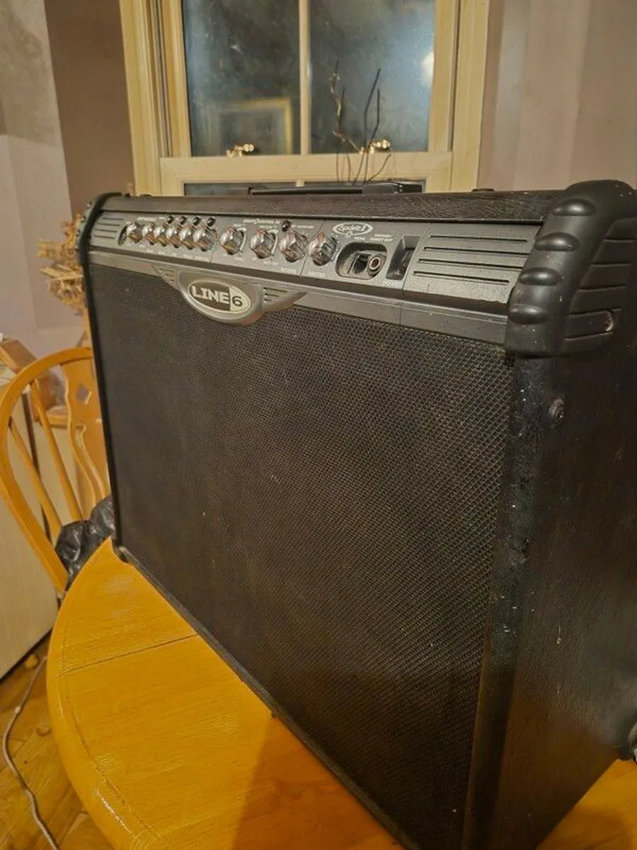 line 6 spider 11 150 watt digital modelling guitar amp - Image 1