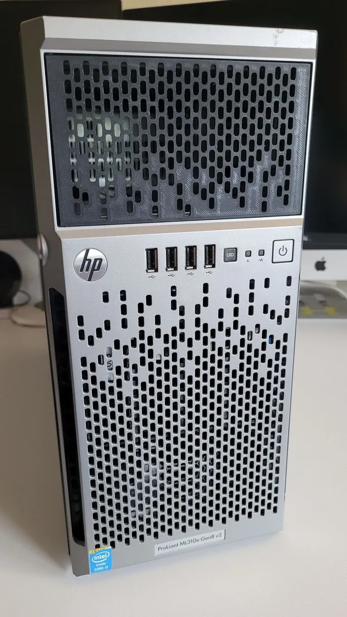 HP Proliant ML310e Gen8 v2 Server - Image 1