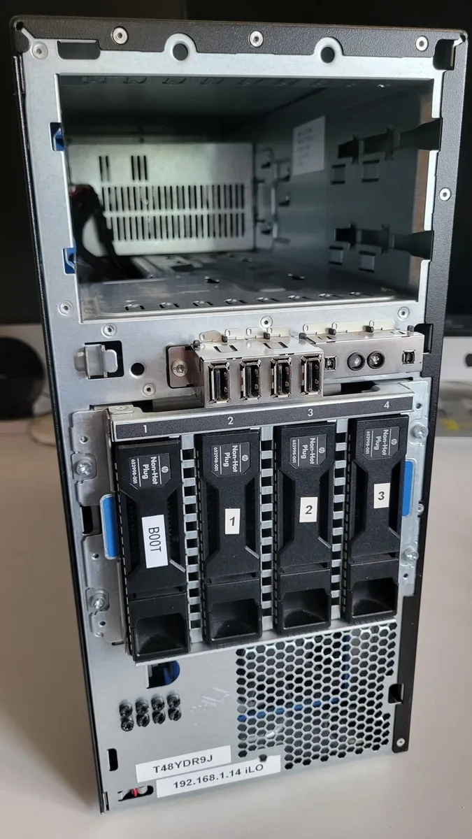 HP Proliant ML310e Gen8 v2 Server - Image 2