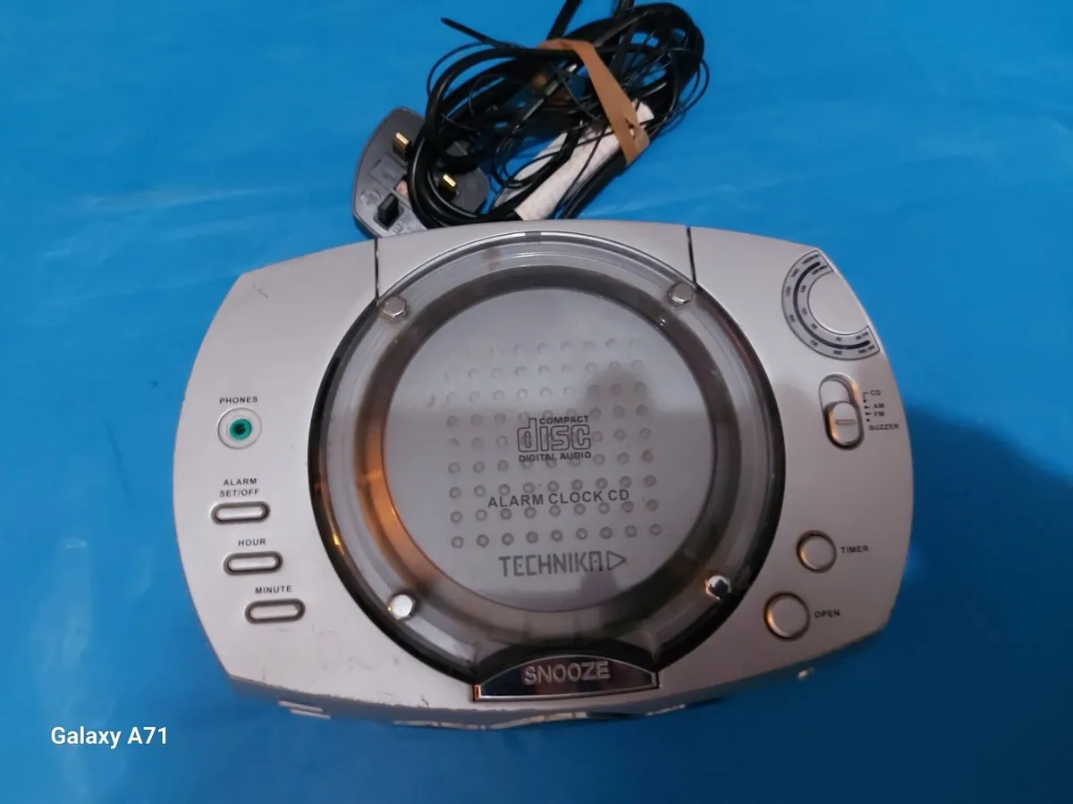 Technika CDCR-106 Alarm Clock Radio with CD Player - Image 3