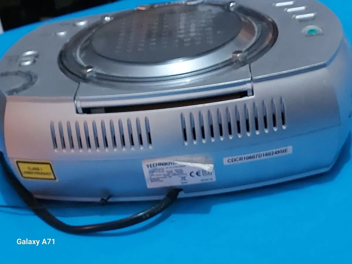 Technika CDCR-106 Alarm Clock Radio with CD Player - Image 4